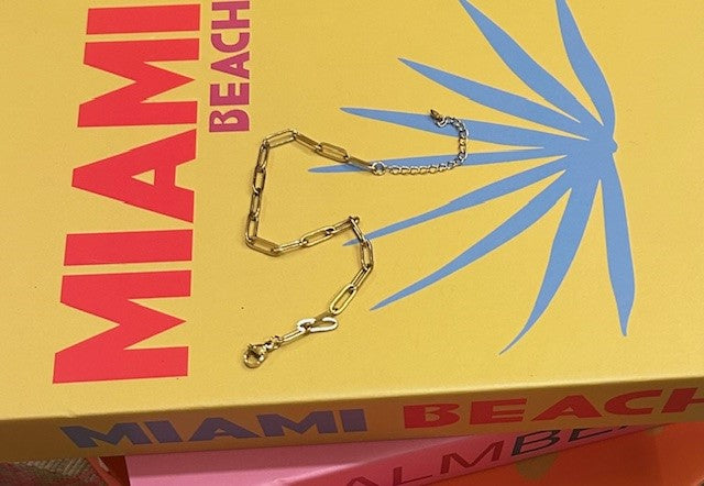 Gold paper clip link bracelet