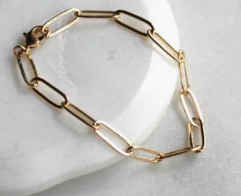 Gold paper clip link bracelet